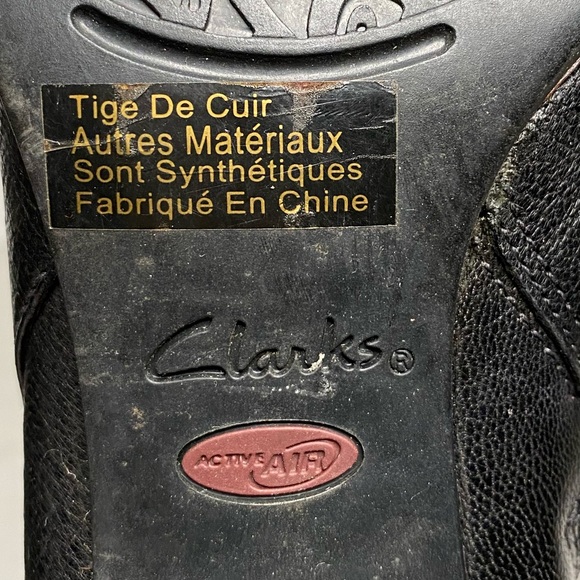 Clark’s black heeled boots with large buckle - Picture 5 of 6